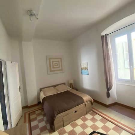 Appartement Climatise,Idealement Situe 100M Du Vieux Port. บาสเตีย ภายนอก รูปภาพ